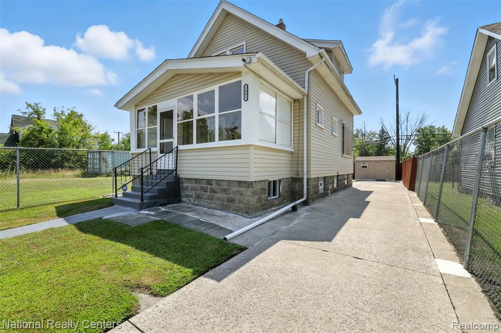 1041 Adeline Street Property Photo 4