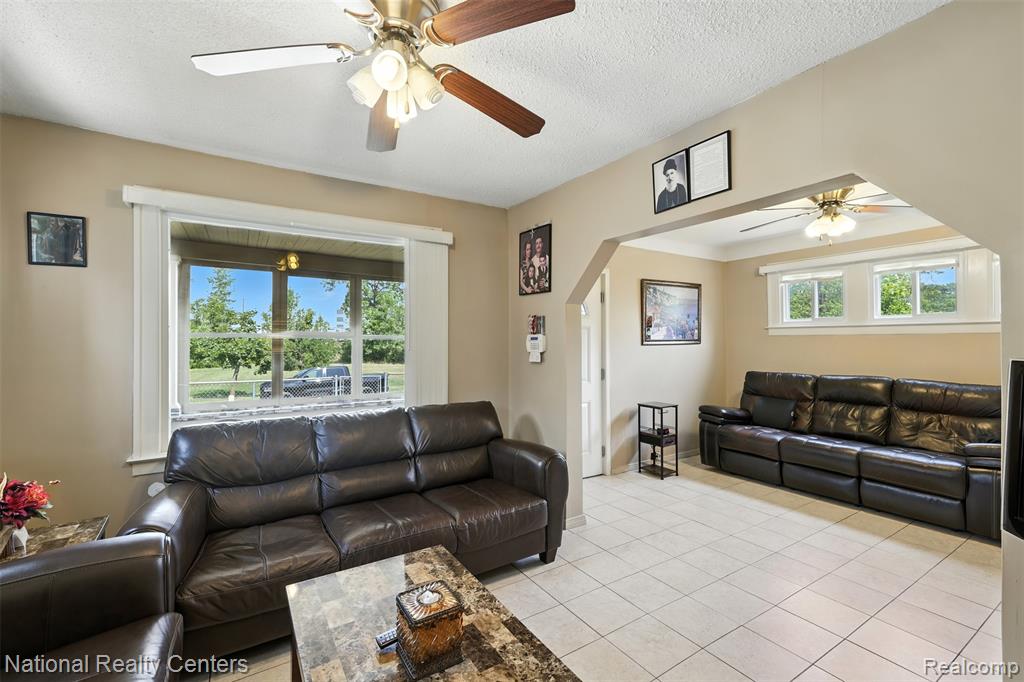 1041 Adeline Street Property Photo 9