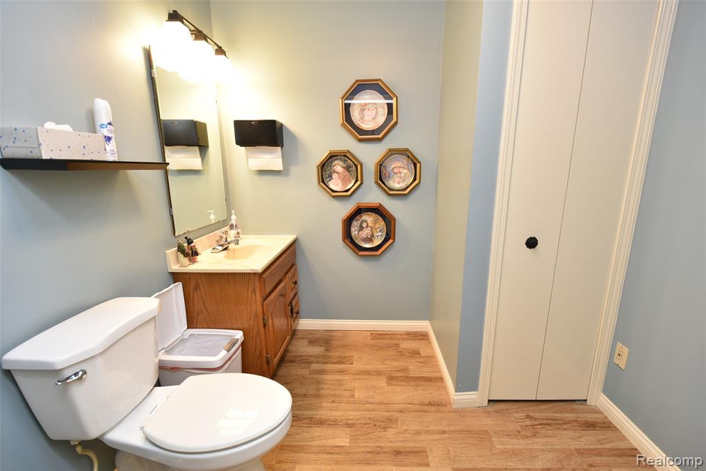 11522 Davis Street Property Photo 13