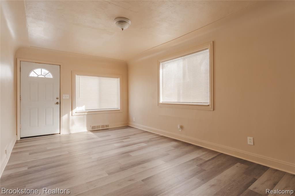 103 W Cornell Avenue Property Photo 5