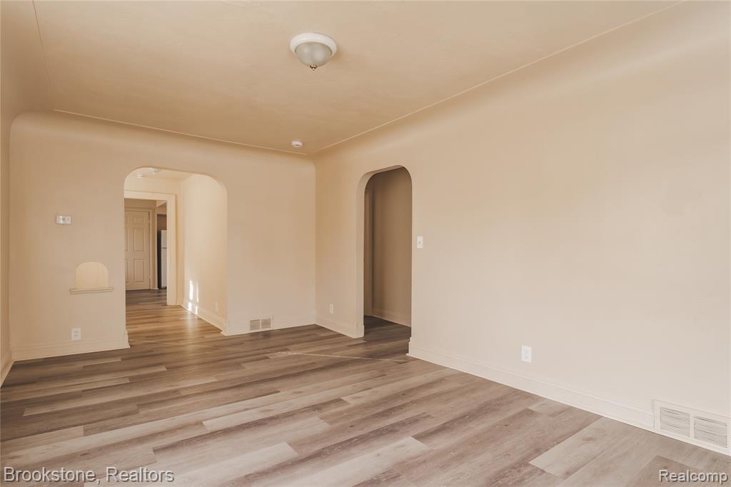 103 W Cornell Avenue Property Photo 8