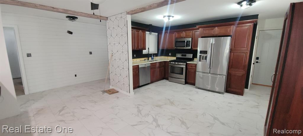 20120 Salisbury Street Property Photo 10