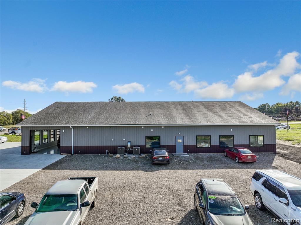 3420 S Lapeer Property Photo 11