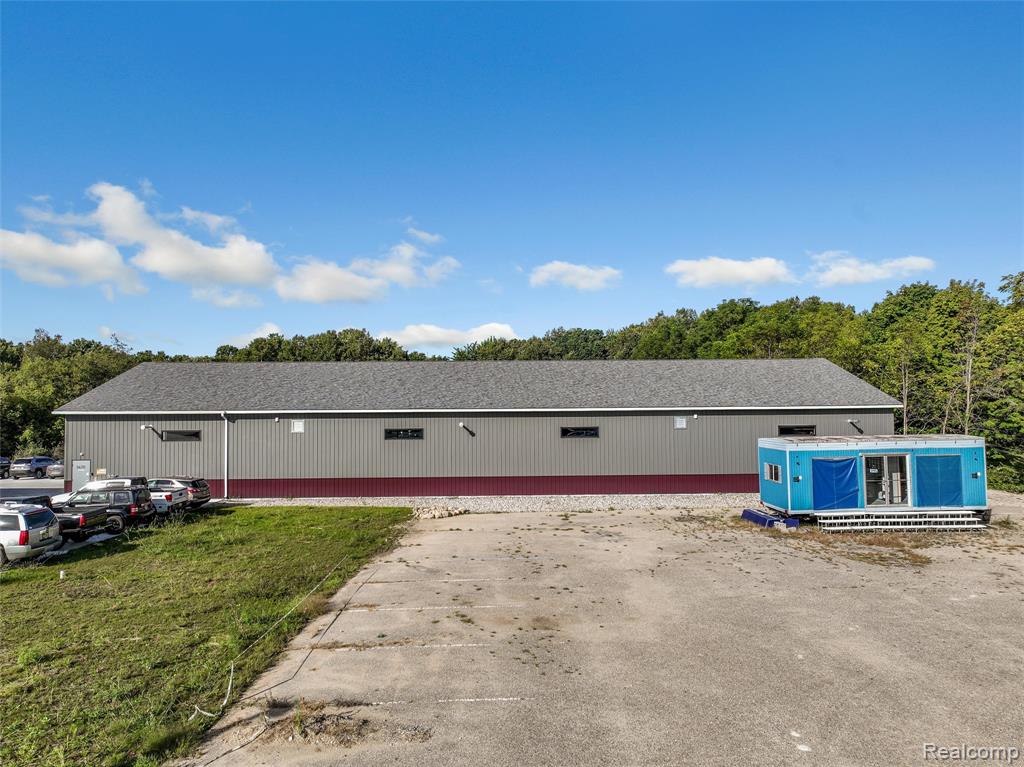 3420 S Lapeer Property Photo 12