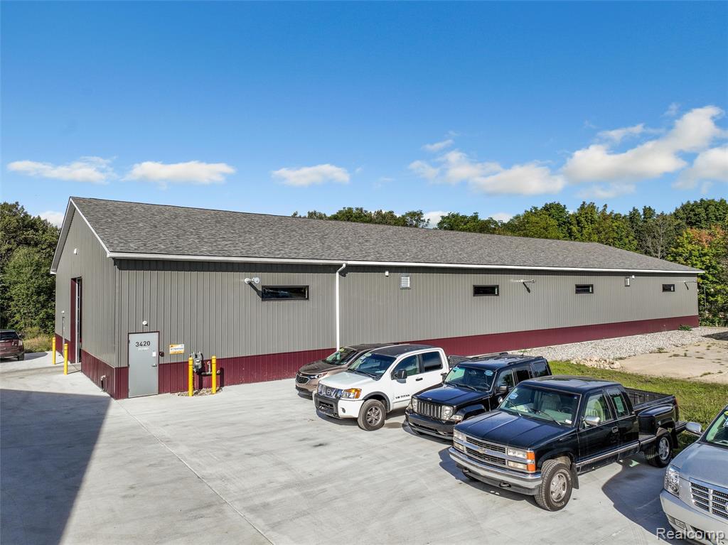 3420 S Lapeer Property Photo 13