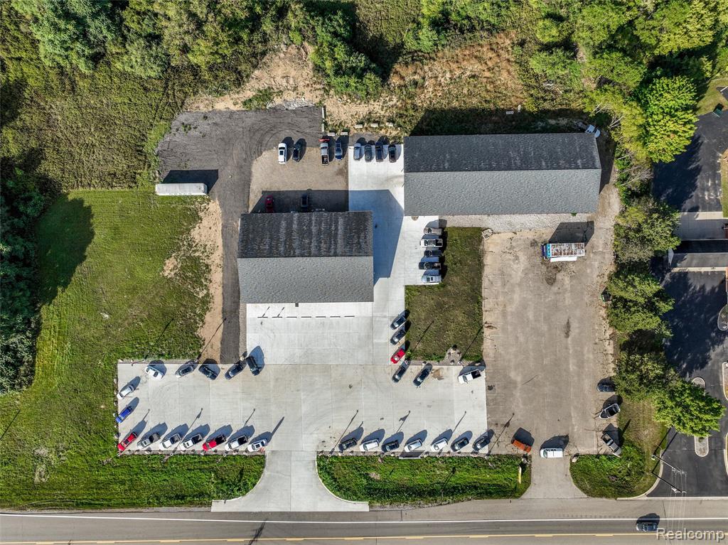 3420 S Lapeer Property Photo 19
