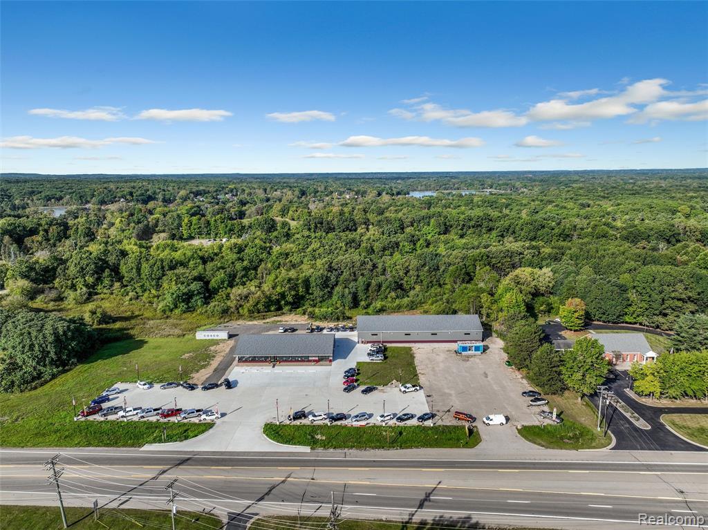 3420 S Lapeer Property Photo 22