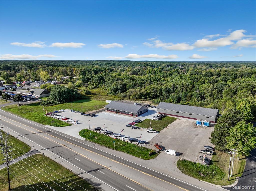 3420 S Lapeer Property Photo 23