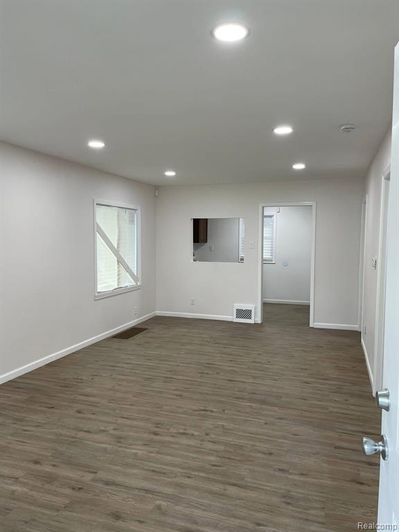 2421 Concord Street Property Photo 4