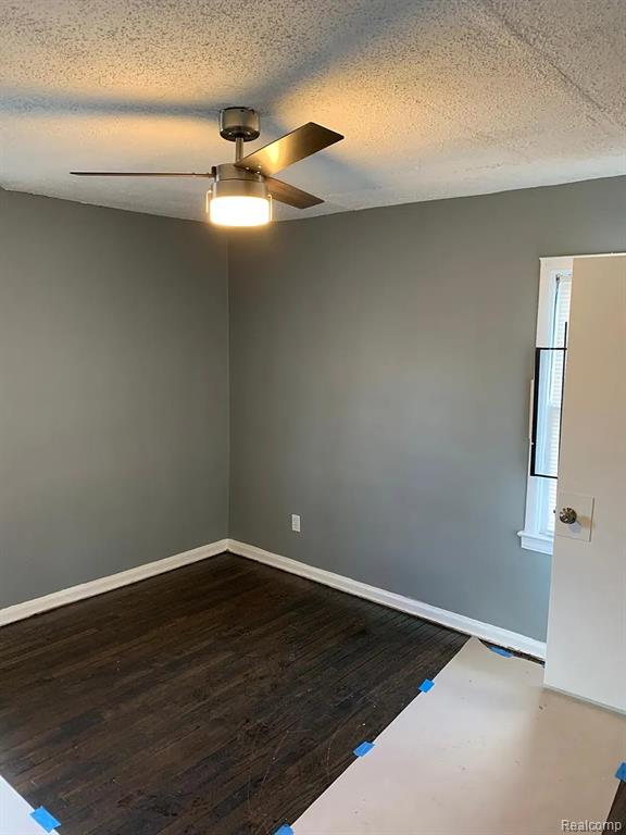 20244 Oakfield Street Property Photo 6