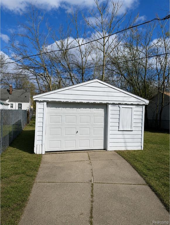 20244 Oakfield Street Property Photo 14