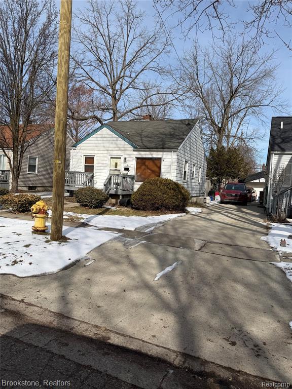 647 E Mansfield Avenue Property Photo 1
