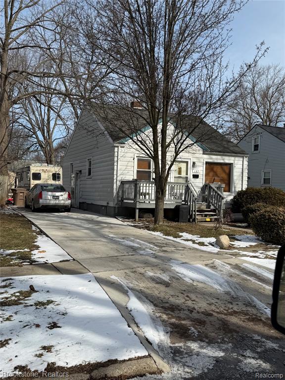 647 E Mansfield Avenue Property Photo 2