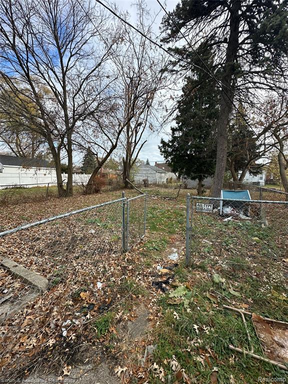 7646 Brace Street Property Photo 10