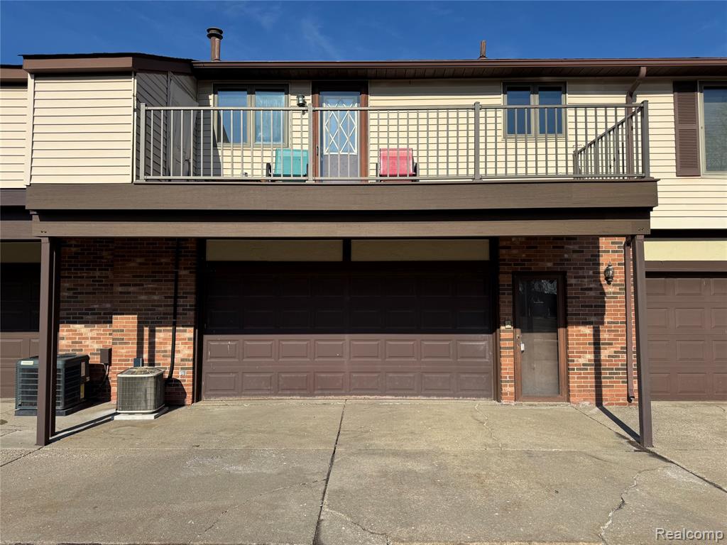 2346 London Bridge Drive Property Photo 3