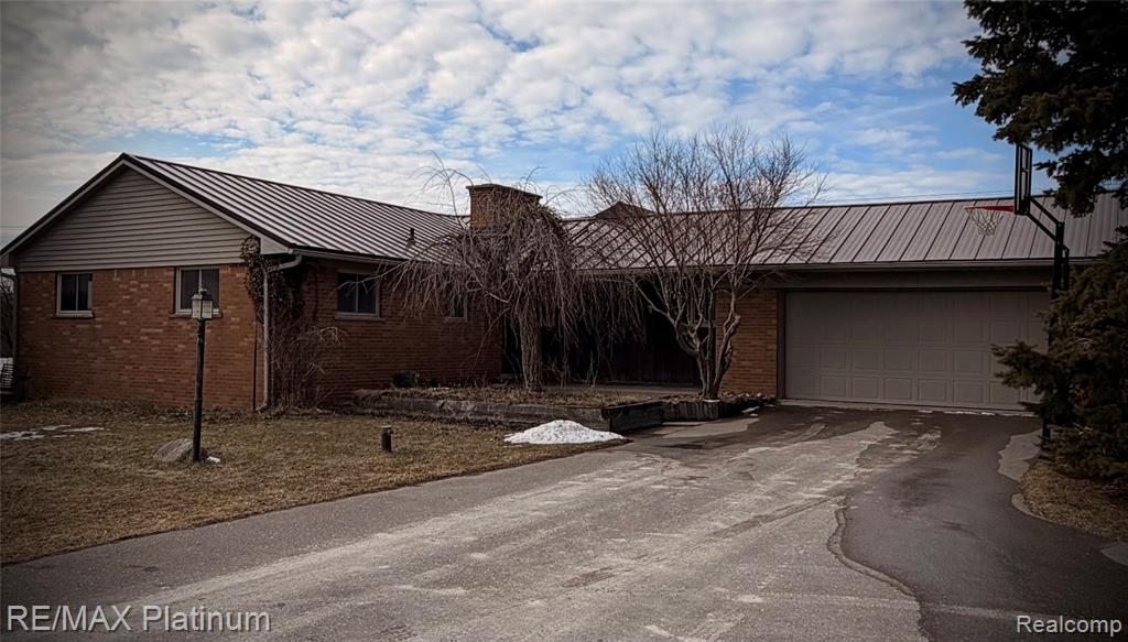 2525 Fisher Road Property Photo 1