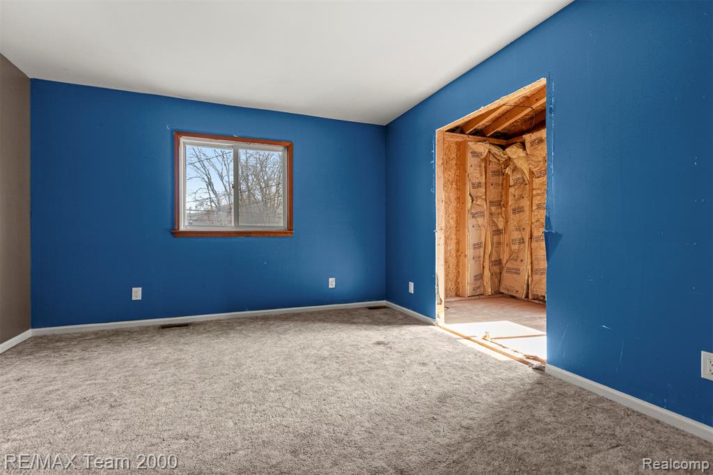 9267 Glenis Street Property Photo 20