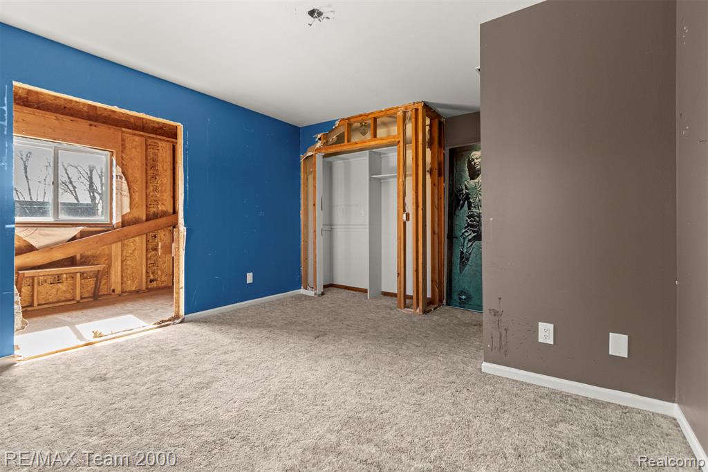 9267 Glenis Street Property Photo 21