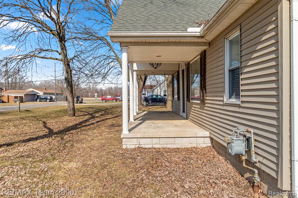 9267 Glenis Street Property Photo 33