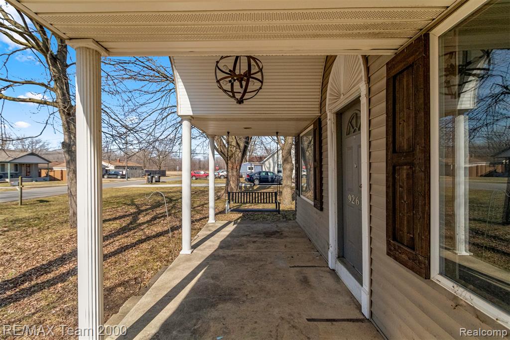 9267 Glenis Street Property Photo 35
