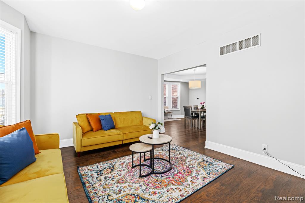 2179 Sheridan Street Property Photo 5