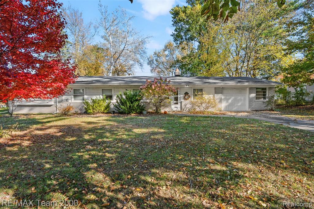 23044 Lake Way Property Photo 1