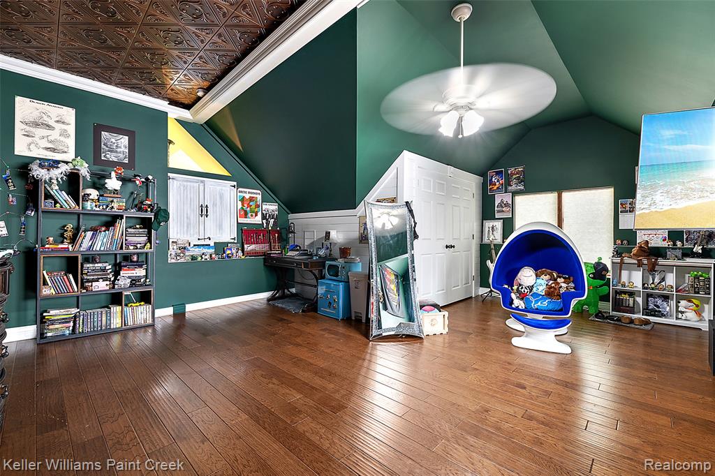328 S Broadway Street Property Photo 40