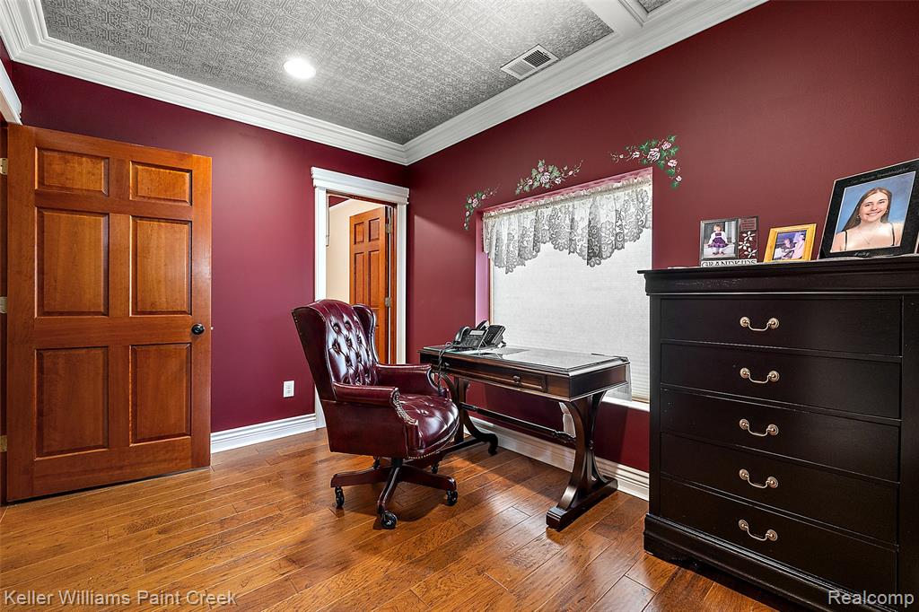 328 S Broadway Street Property Photo 55