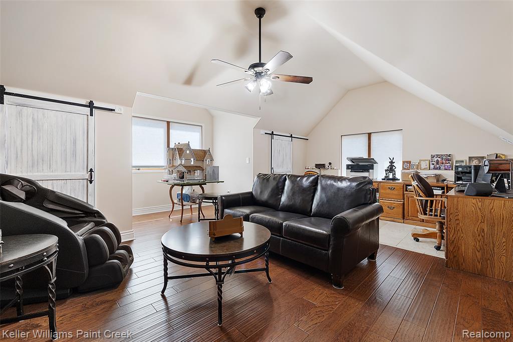 328 S Broadway Street Property Photo 60