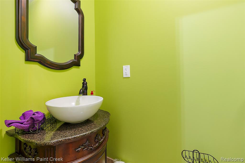 328 S Broadway Street Property Photo 62