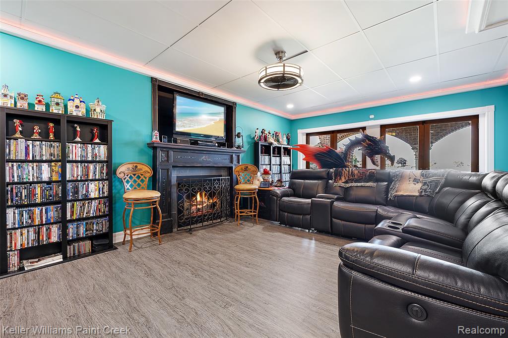 328 S Broadway Street Property Photo 79