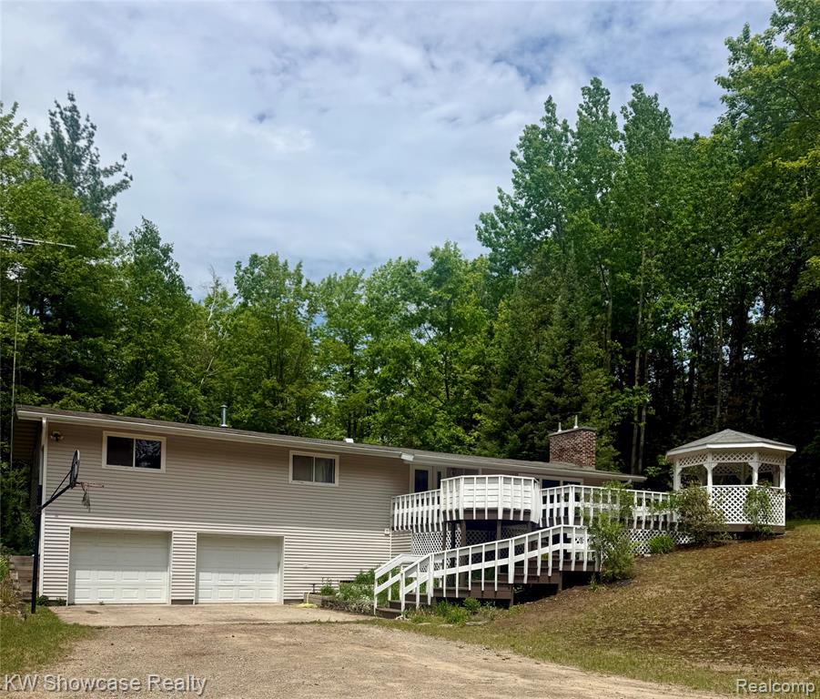 1951 Kneeland Road Property Photo 1