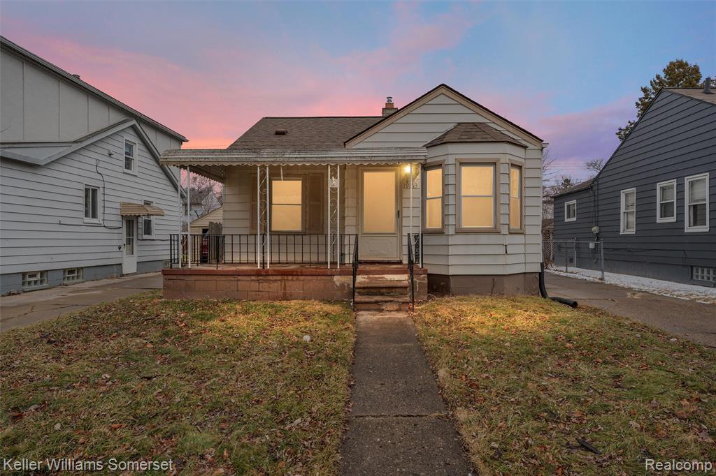 19163 Kenosha Street Property Photo 1
