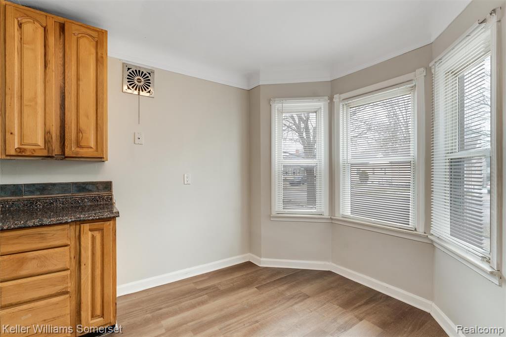 19163 Kenosha Street Property Photo 7