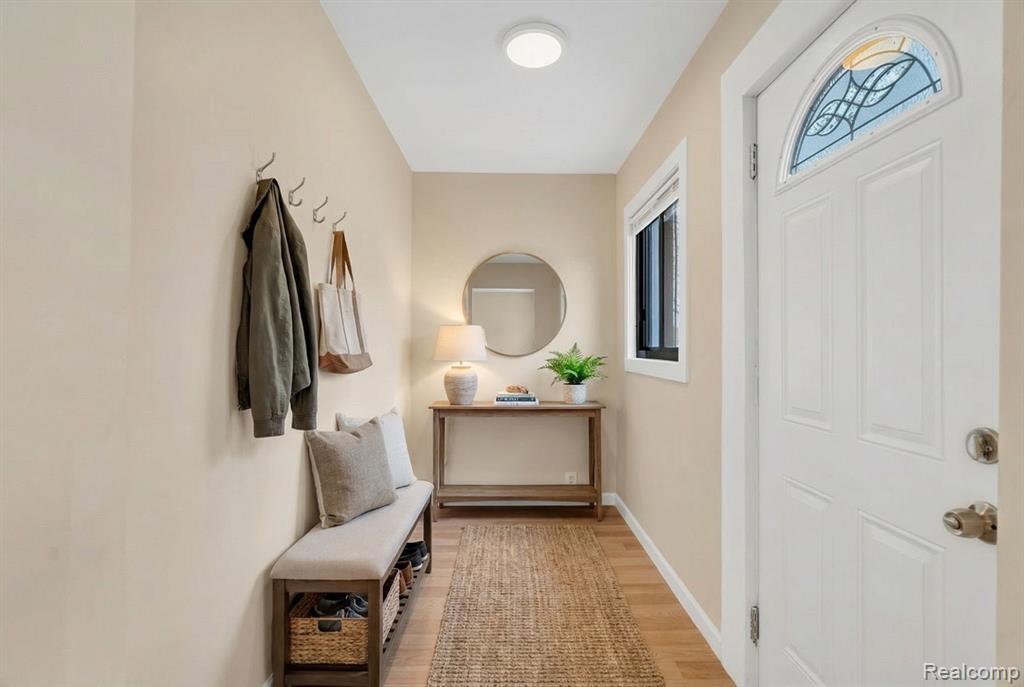 21044 Sunset Avenue Property Photo 4