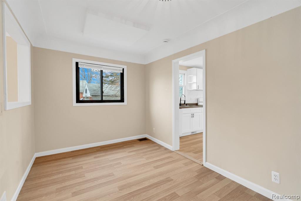 21044 Sunset Avenue Property Photo 9