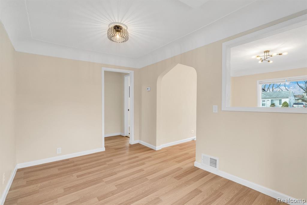 21044 Sunset Avenue Property Photo 10