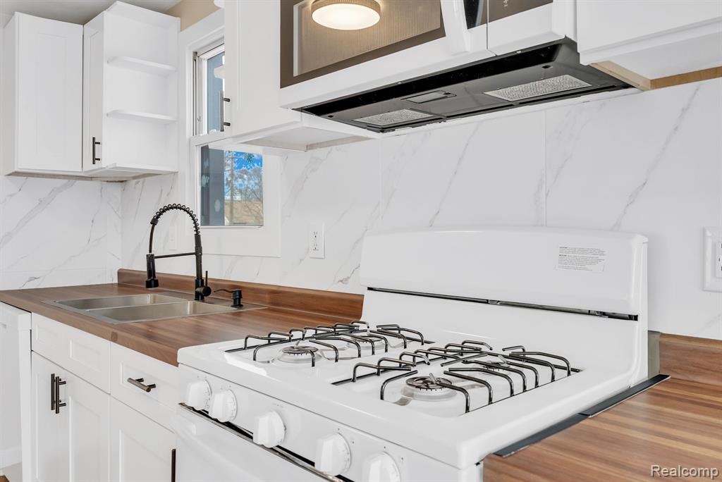21044 Sunset Avenue Property Photo 14