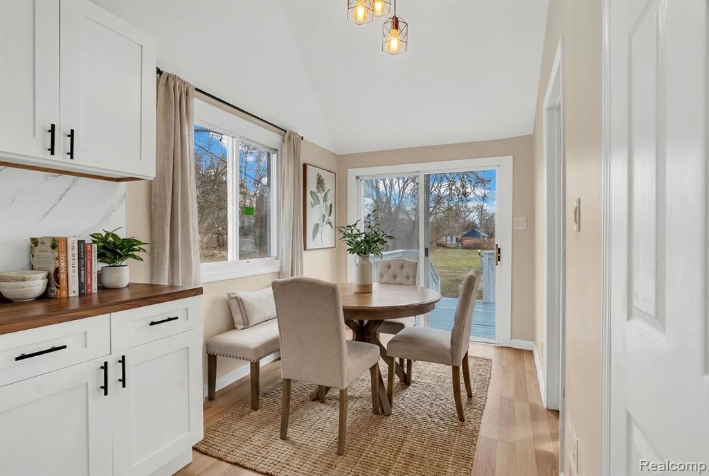 21044 Sunset Avenue Property Photo 16