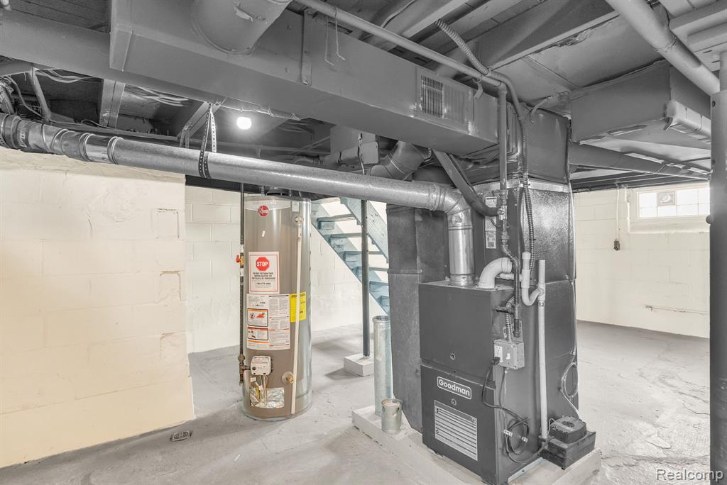 21044 Sunset Avenue Property Photo 28