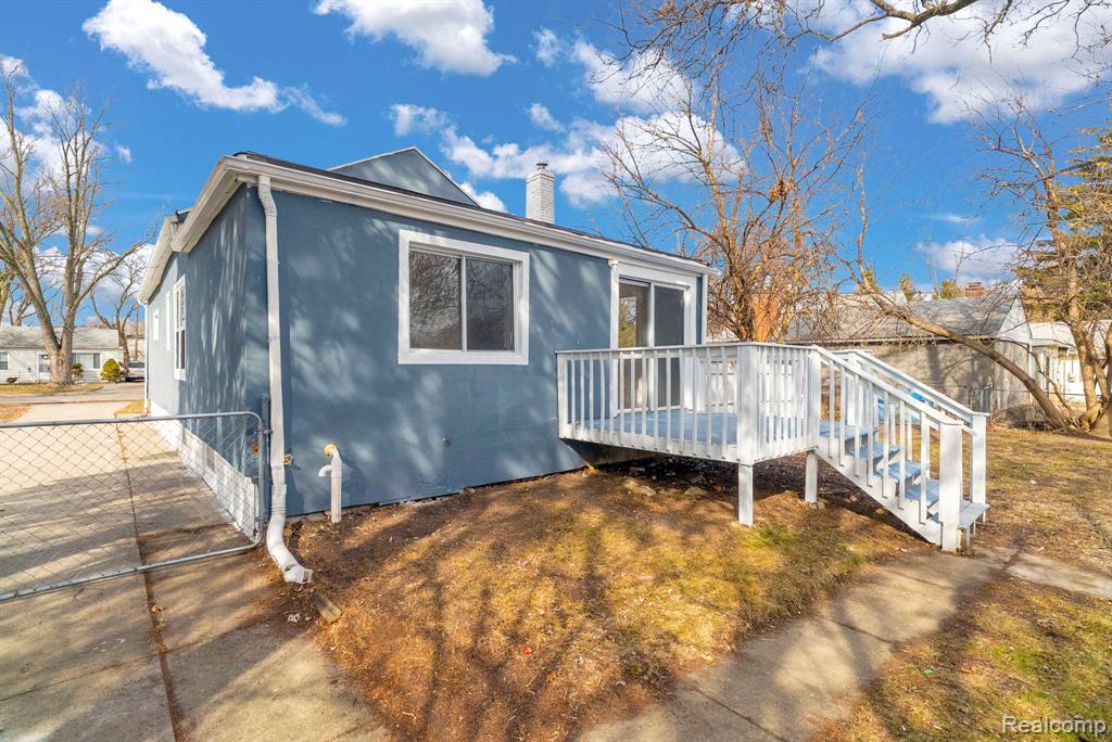 21044 Sunset Avenue Property Photo 30