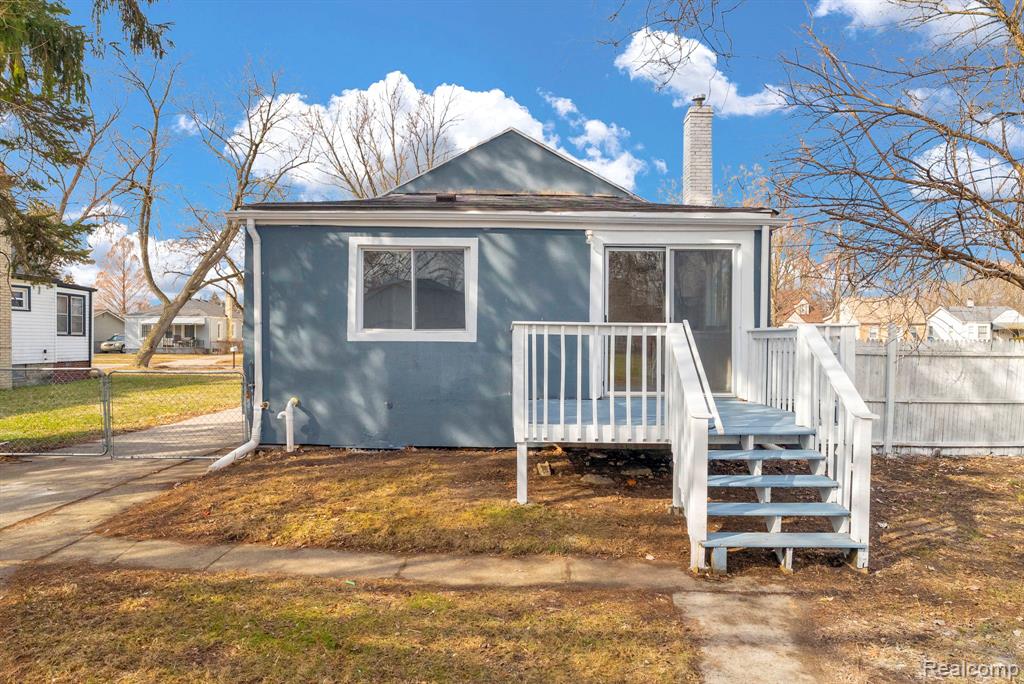 21044 Sunset Avenue Property Photo 31