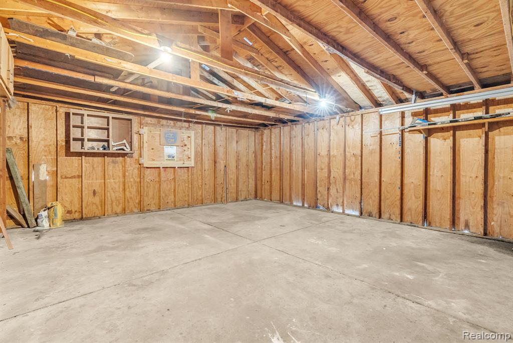 21044 Sunset Avenue Property Photo 33