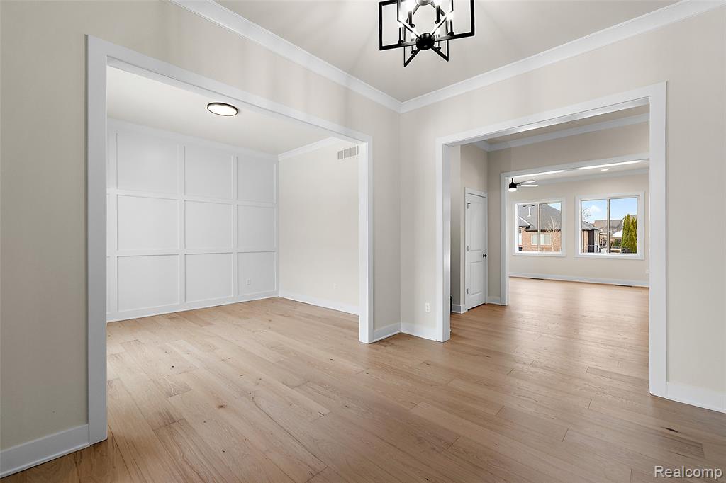 17824 Biscayne Drive Property Photo 9