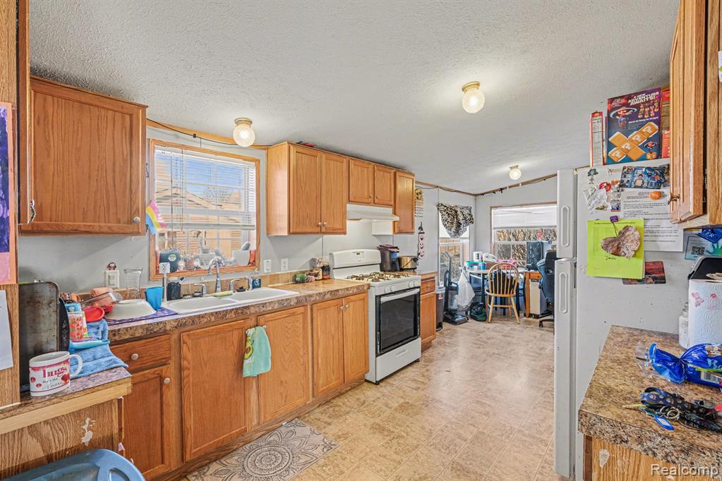 2055 Cedar Circle Property Photo 4