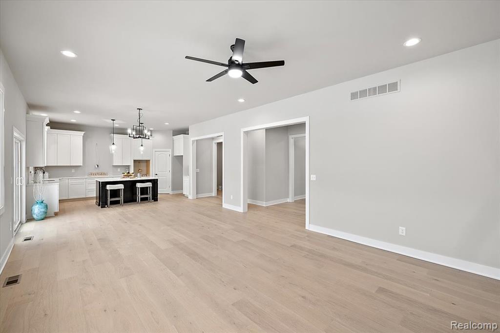 17827 Biscayne Drive Property Photo 12
