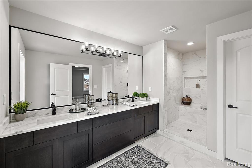 17827 Biscayne Drive Property Photo 32