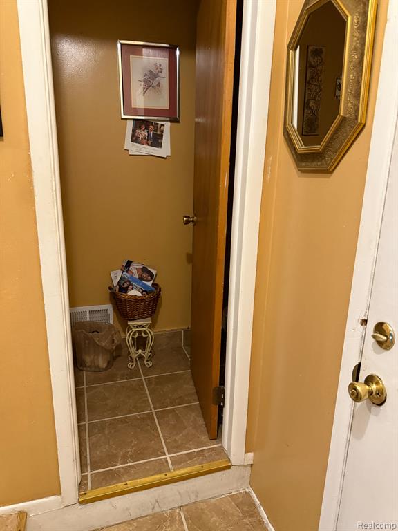 2110 Hyde Park Road Property Photo 12