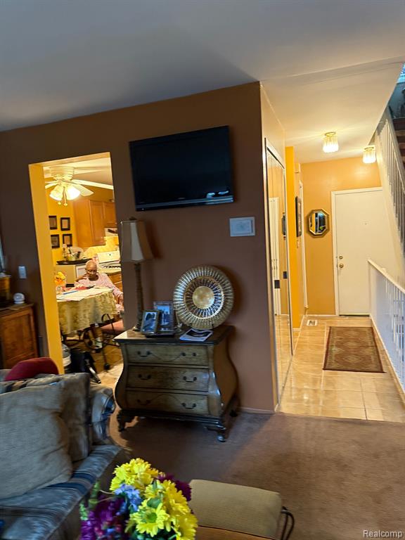 2110 Hyde Park Road Property Photo 20