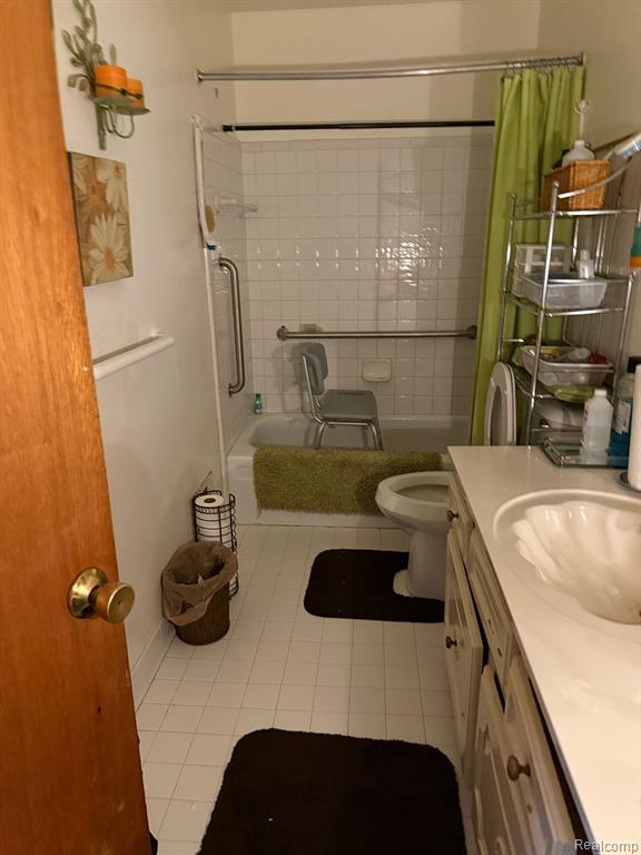 2110 Hyde Park Road Property Photo 32